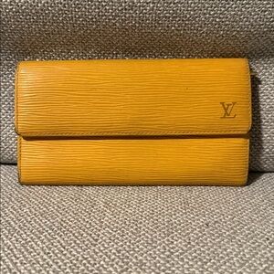 Authentic Vintage Louis Vuitton Epi Sarah Yellow wallet CA0023